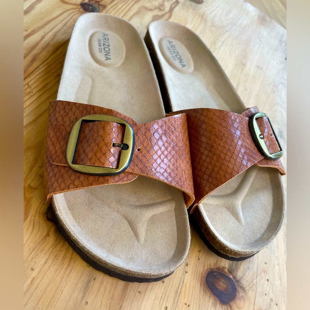 NWOT Arizona Jeans Co. Snake Skin Slides Size 9